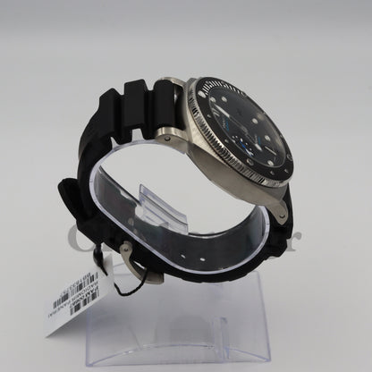 PANERAI LUMINOR SUBMERSIBLE AMAGNETIC STEEL BEZEL